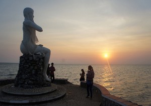 Srey Sor’s statue