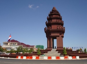  The monument sits in the centre of the city of Phnom Penh