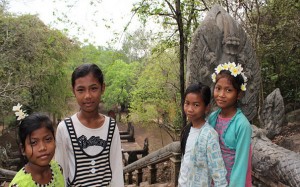  Little girls in Battambang, Cambodia